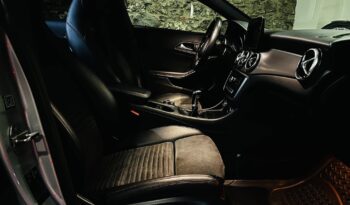 MERCEDES BENZ CLA 180d SHB PACK AMG completo