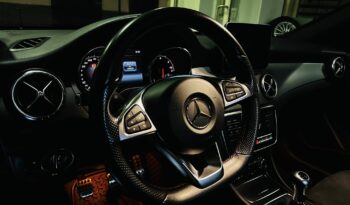 MERCEDES BENZ CLA 180d SHB PACK AMG completo