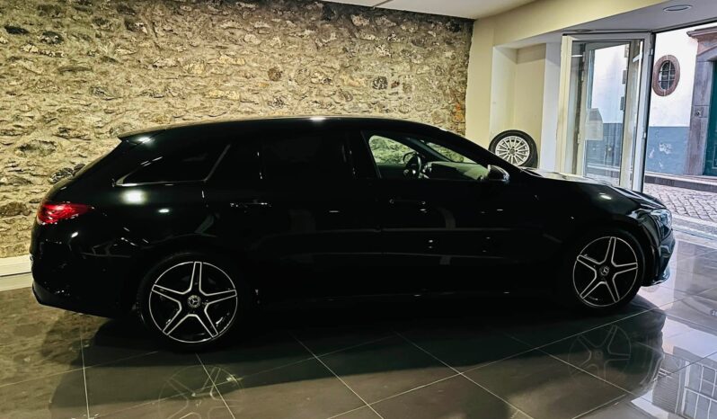 MERCEDES BENZ CLA180 SHB PACK AMG / NIGHT completo